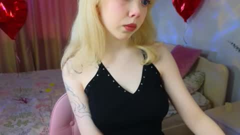 Snapshot of rochelle_dolly chatting on March 20, 1:38 pm rochelle_dolly online show from March 20, 1:38 pm
