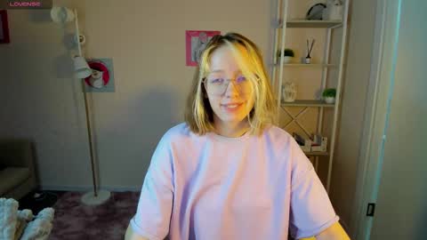 Snapshot of rockett_bunny chatting on October 6, 1:14 am Rockett online show from October 6, 1:14 am