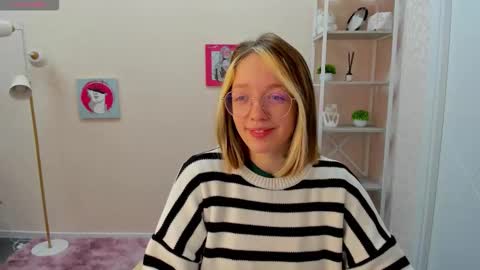 Snapshot of rockett_bunny chatting on October 11, 1:05 am Rockett online show from October 11, 1:05 am