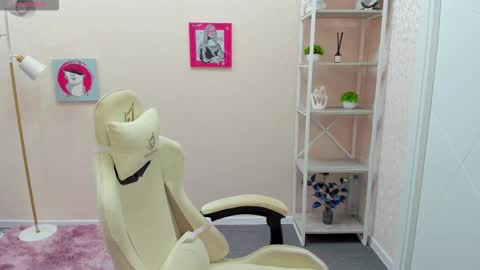 Snapshot of rockett_bunny chatting on October 13, 1:05 am Rockett online show from October 13, 1:05 am