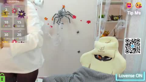 Snapshot of rockett_bunny chatting on October 22, 1:06 am Rockett online show from October 22, 1:06 am