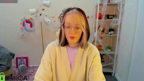 Snapshot of rockett_bunny chatting on October 23, 1:05 am Rockett online show from October 23, 1:05 am