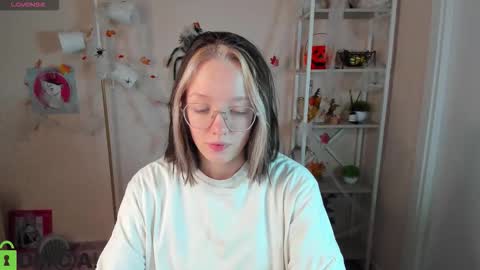 Snapshot of rockett_bunny chatting on October 27, 12:58 am Rockett online show from October 27, 12:58 am