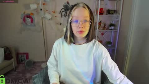 Snapshot of rockett_bunny chatting on October 28, 1:09 am Rockett online show from October 28, 1:09 am