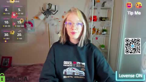 Snapshot of rockett_bunny chatting on November 2, 12:46 am Rockett online show from November 2, 12:46 am