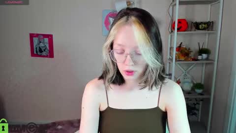 Snapshot of rockett_bunny chatting on November 13, 1:04 am Rockett online show from November 13, 1:04 am