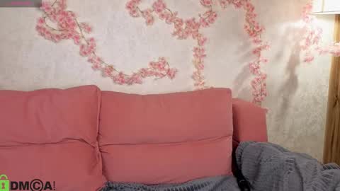 Snapshot of rockett_bunny chatting on December 2, 1:11 am Rockett online show from December 2, 1:11 am