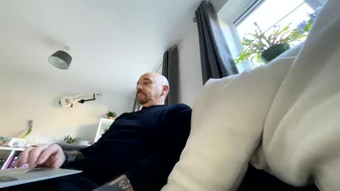 Joey online show from February 27, 9:22 am