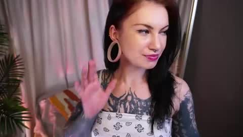 Snapshot of rocknsexx chatting on June 14, 4:53 pm Roxy online show from June 14, 4:53 pm