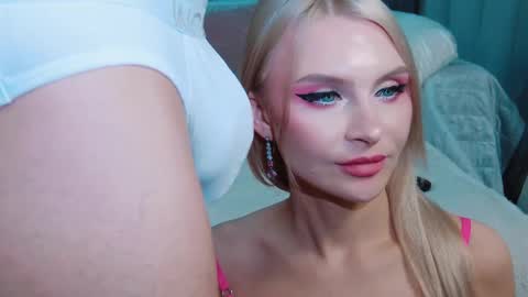 Lina and Den online show from November 25, 5:18 am