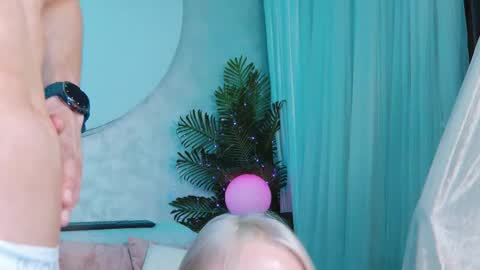 Lina and Den online show from December 4, 5:39 am