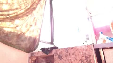 rocxi online show from April 16, 9:50 pm