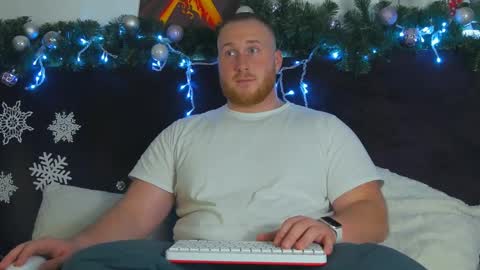 Snapshot of roddy_riss chatting on December 19, 2:46 pm Roddy online show from December 19, 2:46 pm