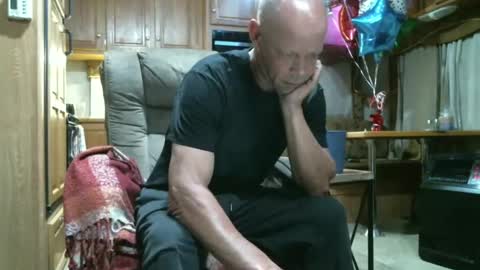 Snapshot of rodkirk45 chatting on February 12, 12:33 pm Rodkirk41... online show from February 12, 12:33 pm