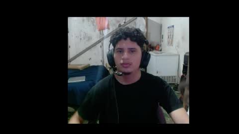 Snapshot of rodri1k chatting on February 6, 4:06 am rodri1k online show from February 6, 4:06 am