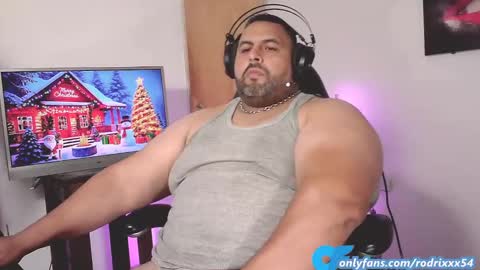 rodrixxx54 online show from December 17, 12:01 am