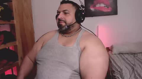 Snapshot of rodrixxx54 chatting on October 12, 1:26 am rodrixxx54 online show from October 12, 1:26 am