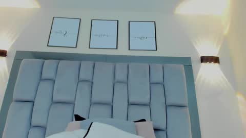 Snapshot of roger_wesley__ chatting on December 6, 6:04 am Roger Wesley online show from December 6, 6:04 am