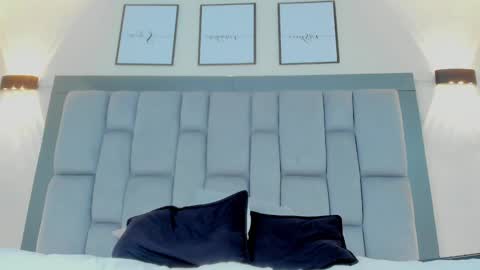 Snapshot of roger_wesley__ chatting on January 18, 2:36 am Roger Wesley online show from January 18, 2:36 am