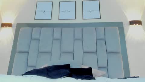 Snapshot of roger_wesley__ chatting on January 22, 1:53 am Roger Wesley online show from January 22, 1:53 am