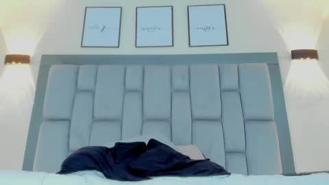 Snapshot of roger_wesley__ chatting on February 18, 4:58 am Roger Wesley online show from February 18, 4:58 am