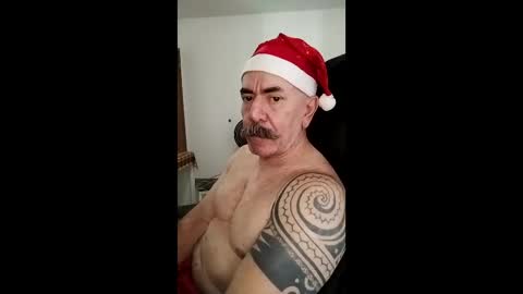 Snapshot of rogerthemax chatting on December 15, 4:33 pm rogerthemax online show from December 15, 4:33 pm