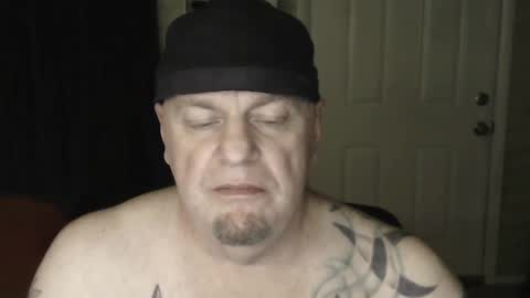 Snapshot of roinaz chatting on December 3, 7:43 am roinaz online show from December 3, 7:43 am