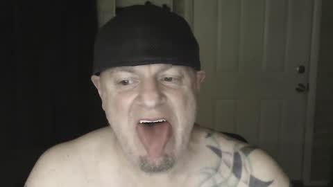 Snapshot of roinaz chatting on December 6, 12:23 am roinaz online show from December 6, 12:23 am