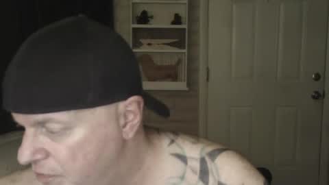 Snapshot of roinaz chatting on December 23, 12:14 am roinaz online show from December 23, 12:14 am