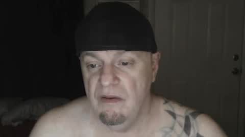 Snapshot of roinaz chatting on December 23, 8:33 am roinaz online show from December 23, 8:33 am