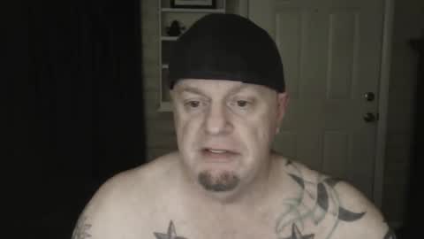 Snapshot of roinaz chatting on January 1, 2:31 pm roinaz online show from January 1, 2:31 pm