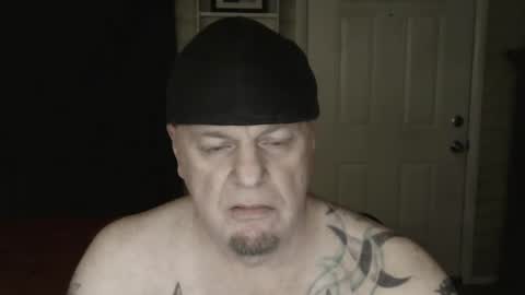 Snapshot of roinaz chatting on January 4, 4:12 am roinaz online show from January 4, 4:12 am