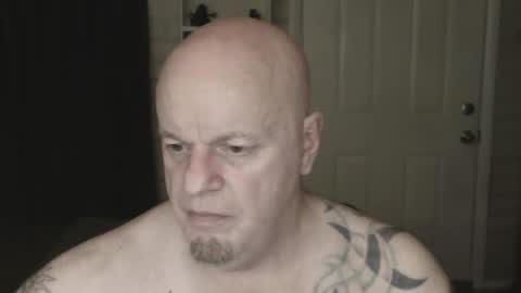 Snapshot of roinaz chatting on February 19, 11:04 pm roinaz online show from February 19, 11:04 pm