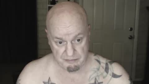 Snapshot of roinaz chatting on February 27, 10:04 am roinaz online show from February 27, 10:04 am