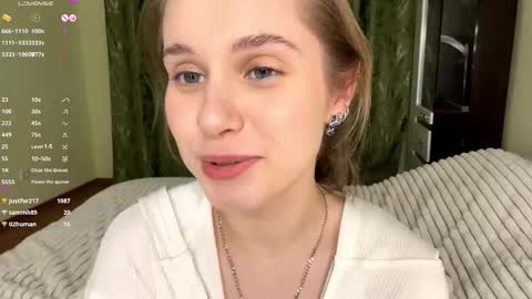 Mia online show from January 5, 5:27 pm