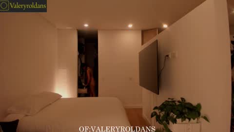 Valery Roldans online show from November 27, 4:14 am