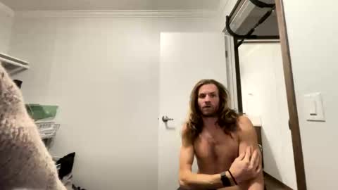 Rollinintheweeds online show from December 14, 3:39 pm