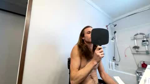 Rollinintheweeds online show from January 10, 6:31 pm