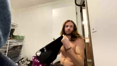 Rollinintheweeds online show from February 1, 2:04 pm