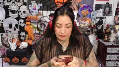 Snapshot of rollyderolandia666 chatting on October 16, 10:44 pm Rolly online show from October 16, 10:44 pm