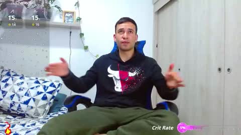 rolos_hot32 online show from November 9, 7:12 pm