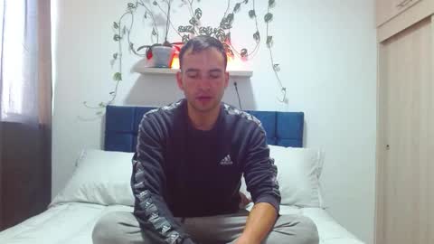 rolos_hot32 online show from February 5, 2:33 pm