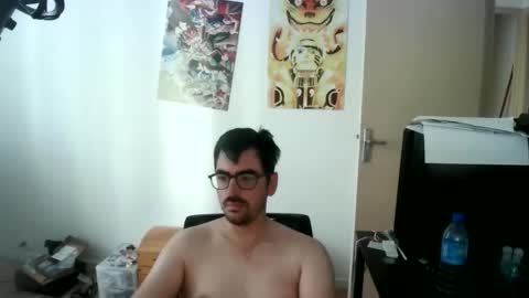 Snapshot of romainb72 chatting on May 29, 8:12 am romainb72 online show from May 29, 8:12 am