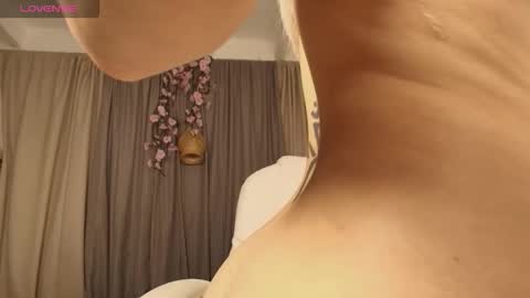 Snapshot of roman_nia chatting on February 20, 11:16 pm roman_nia online show from February 20, 11:16 pm