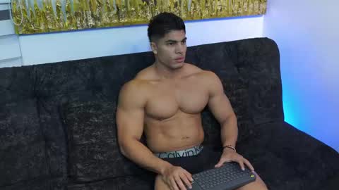 romano_kentt12 online show from June 7, 3:32 am