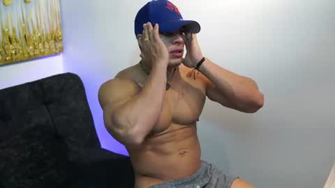 romano_kentt12 online show from June 13, 4:21 am