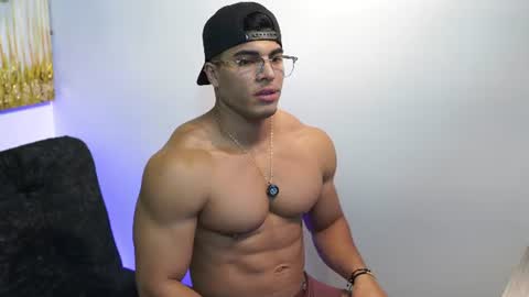 romano_kentt12 online show from June 22, 3:36 am