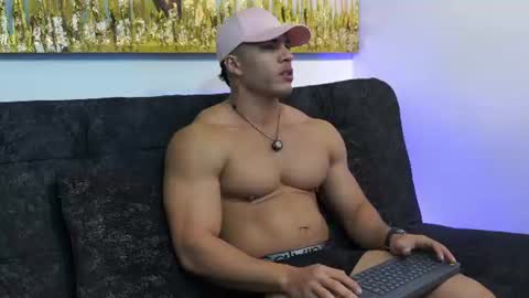 romano_kentt12 online show from August 1, 3:50 am