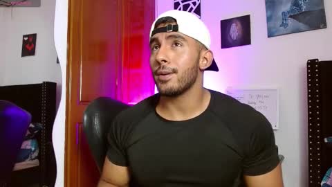 Snapshot of romanpearce_ chatting on September 30, 6:57 pm Roman online show from September 30, 6:57 pm