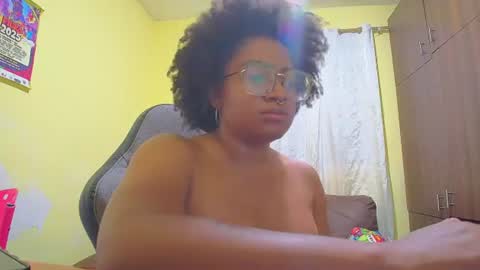 Is A Belle online show from June 18, 9:30 pm